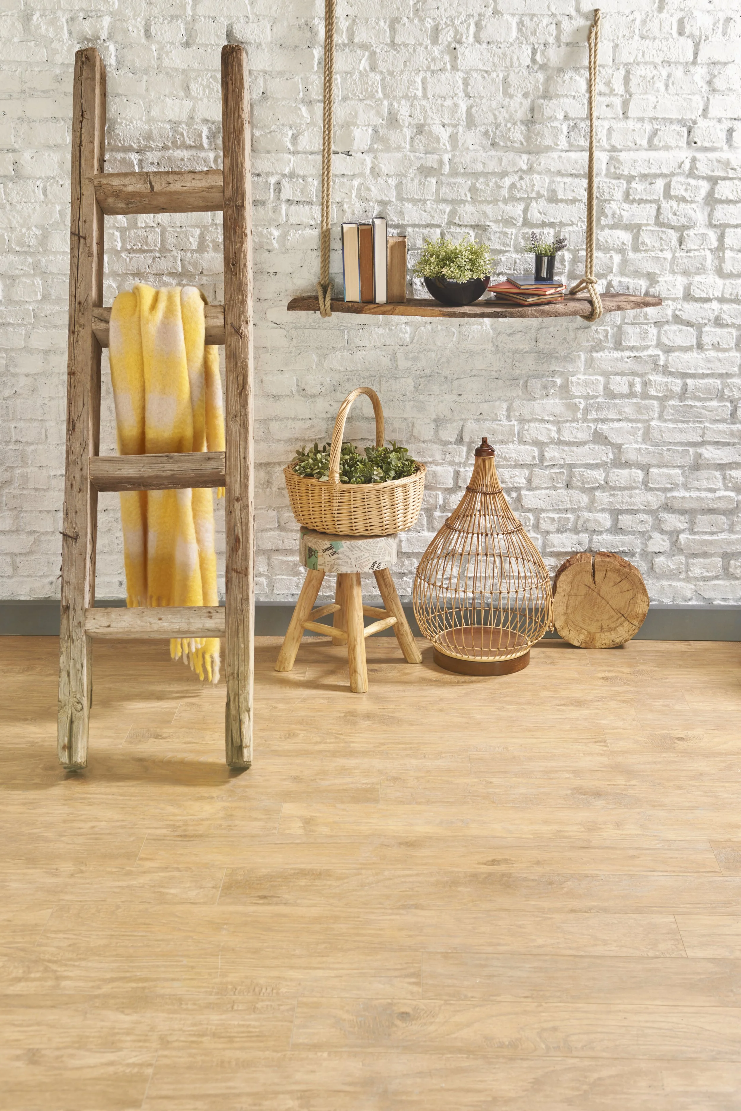 その他 KIM Serene Warm Hickory Oak — KIM Korea Luxury Vinyl Tiles